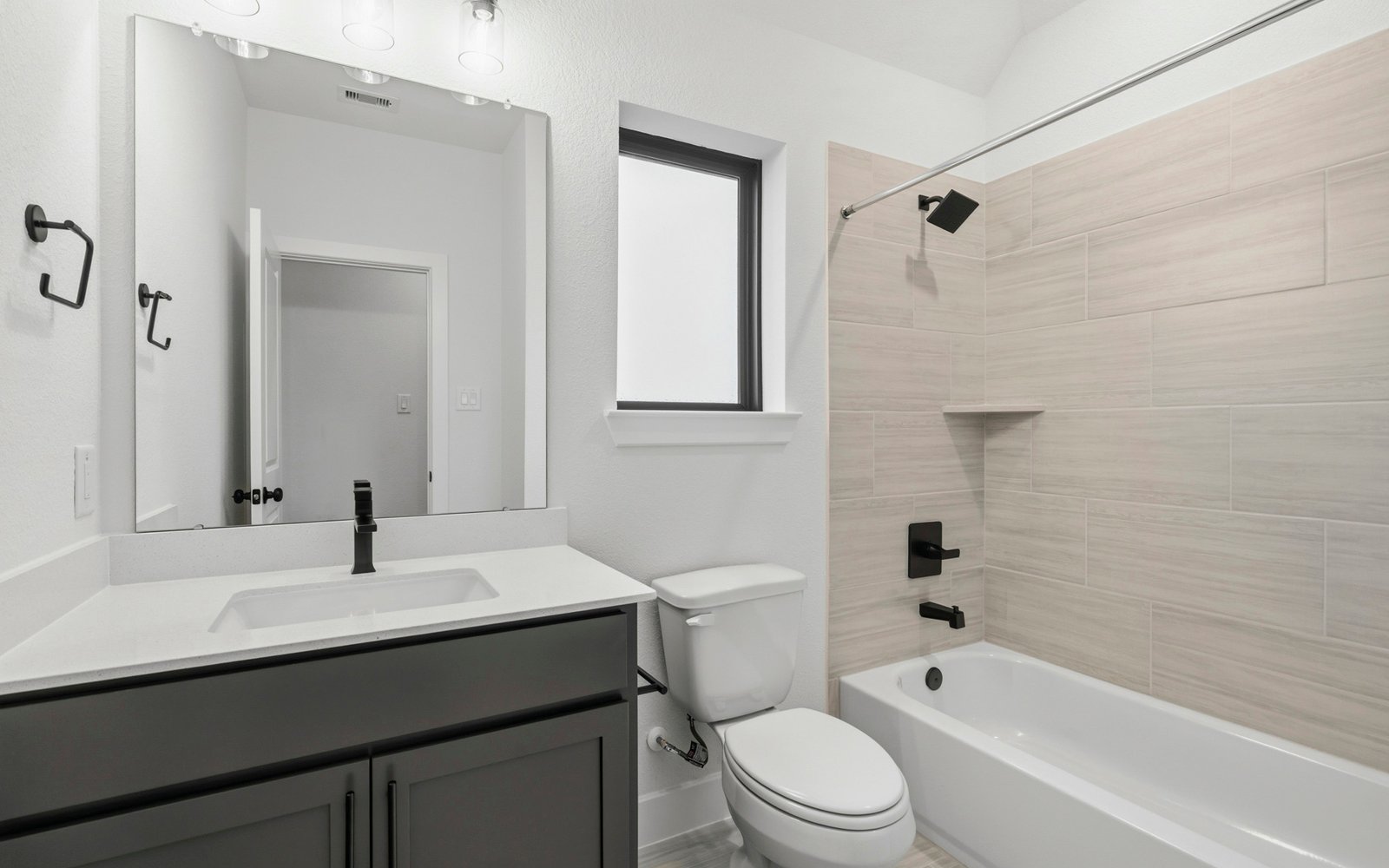 7703 Greyson Grove Bathroom