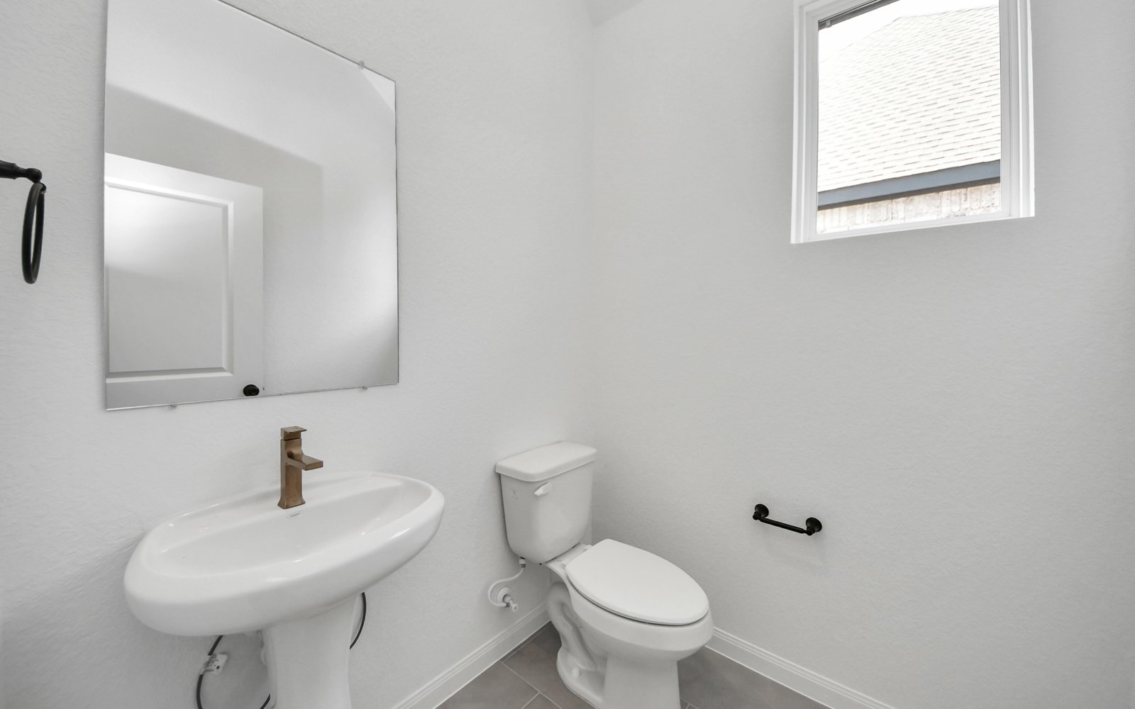 7727 Clover Gully Bathroom