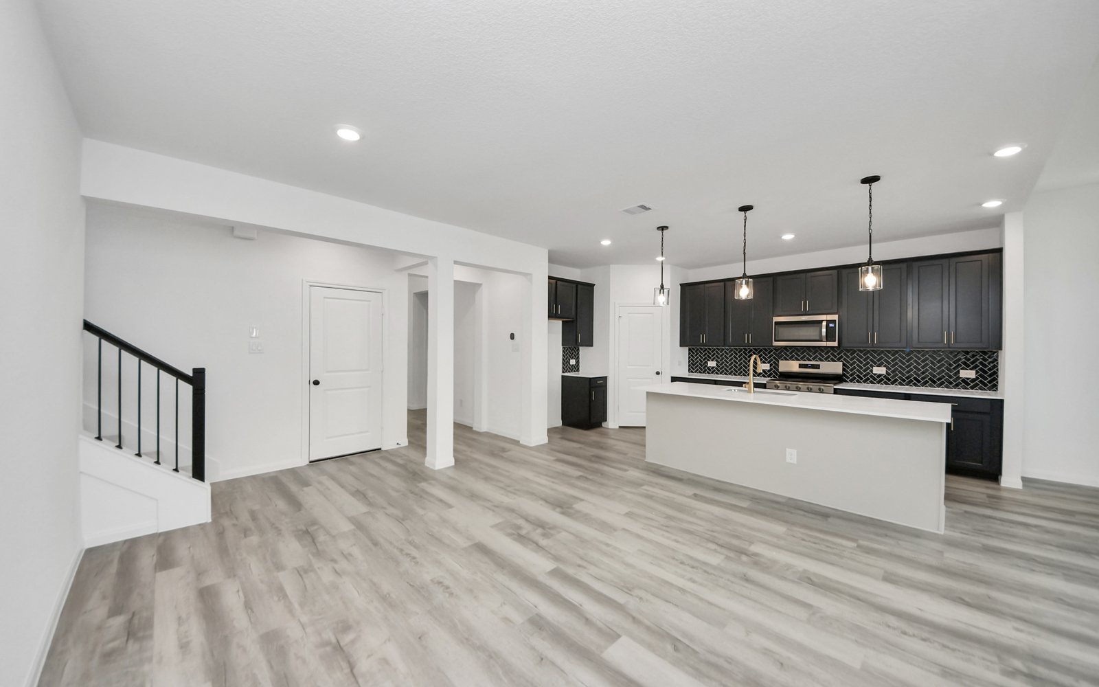 7727 Clover Gully Kitchen & Living Room