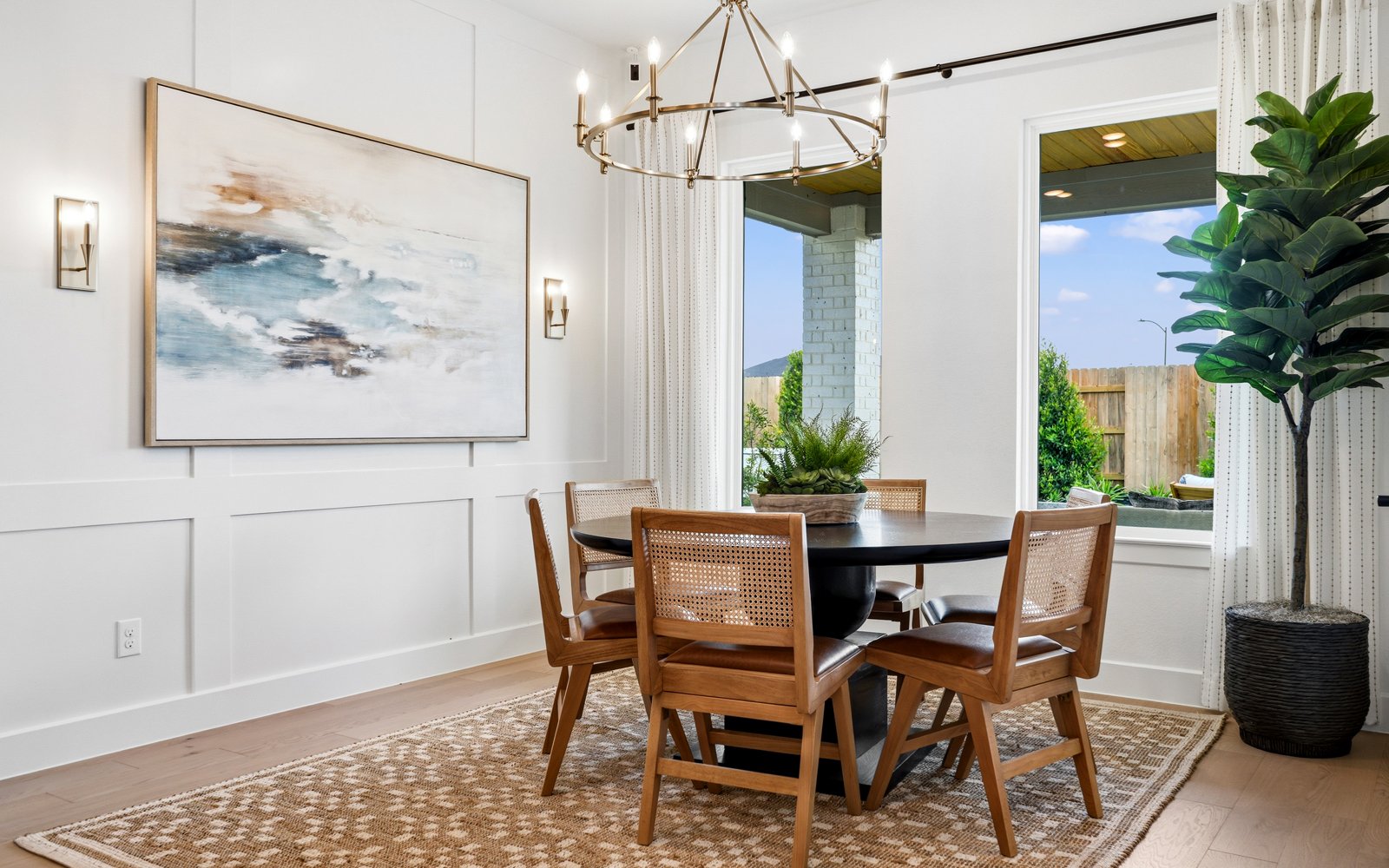 Lawrence Dining Area