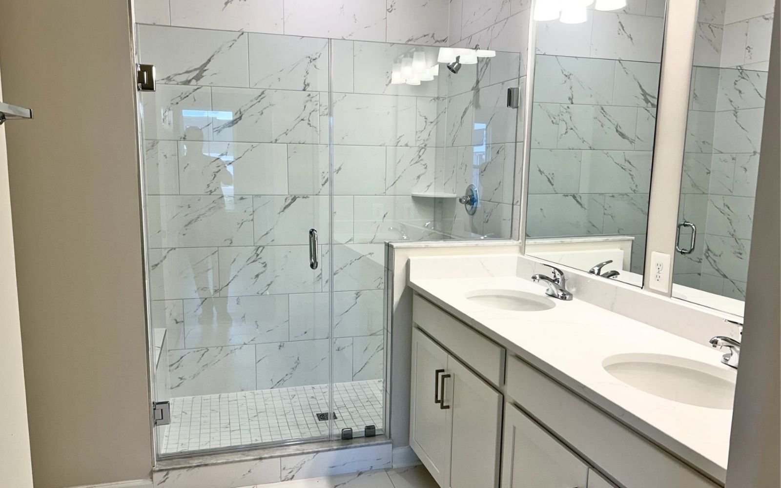 The primary bathrooom of the Hemingway on homesite 2103 at Hiatt Pointe at Snowden Bridge.