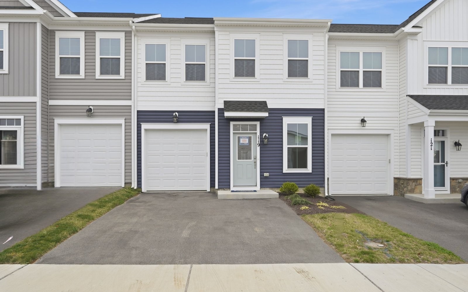 The front exterior of the Northgate on homesite 1099 at Hiatt Pointe at Snowden Bridge.