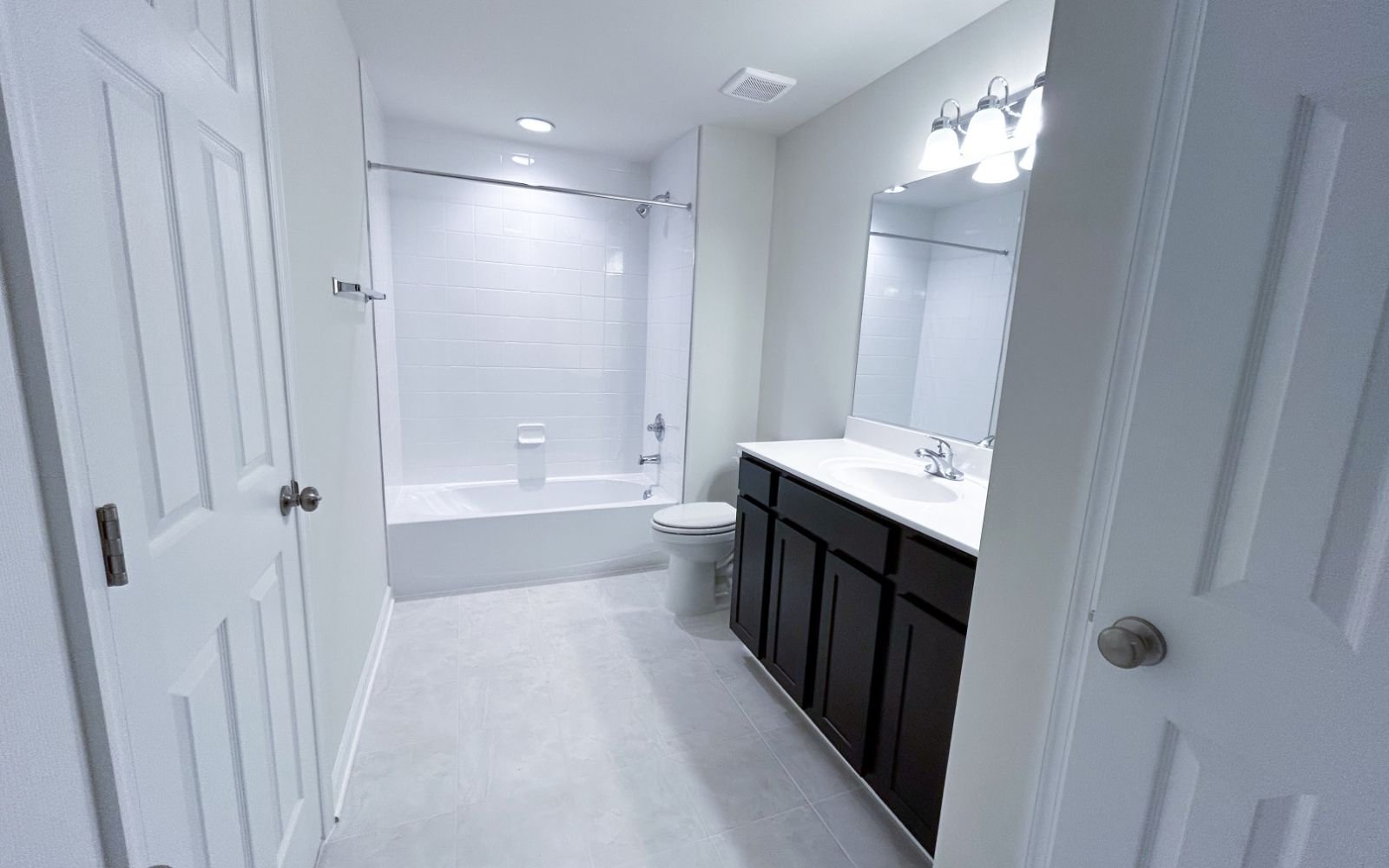 A secondary bathroom in the Matisse on homesite 1120 at Hiatt Pointe at Snowden Bridge.