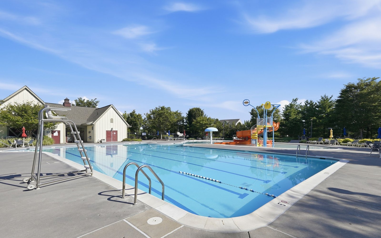 The swimming pool at Snowden Bridge.