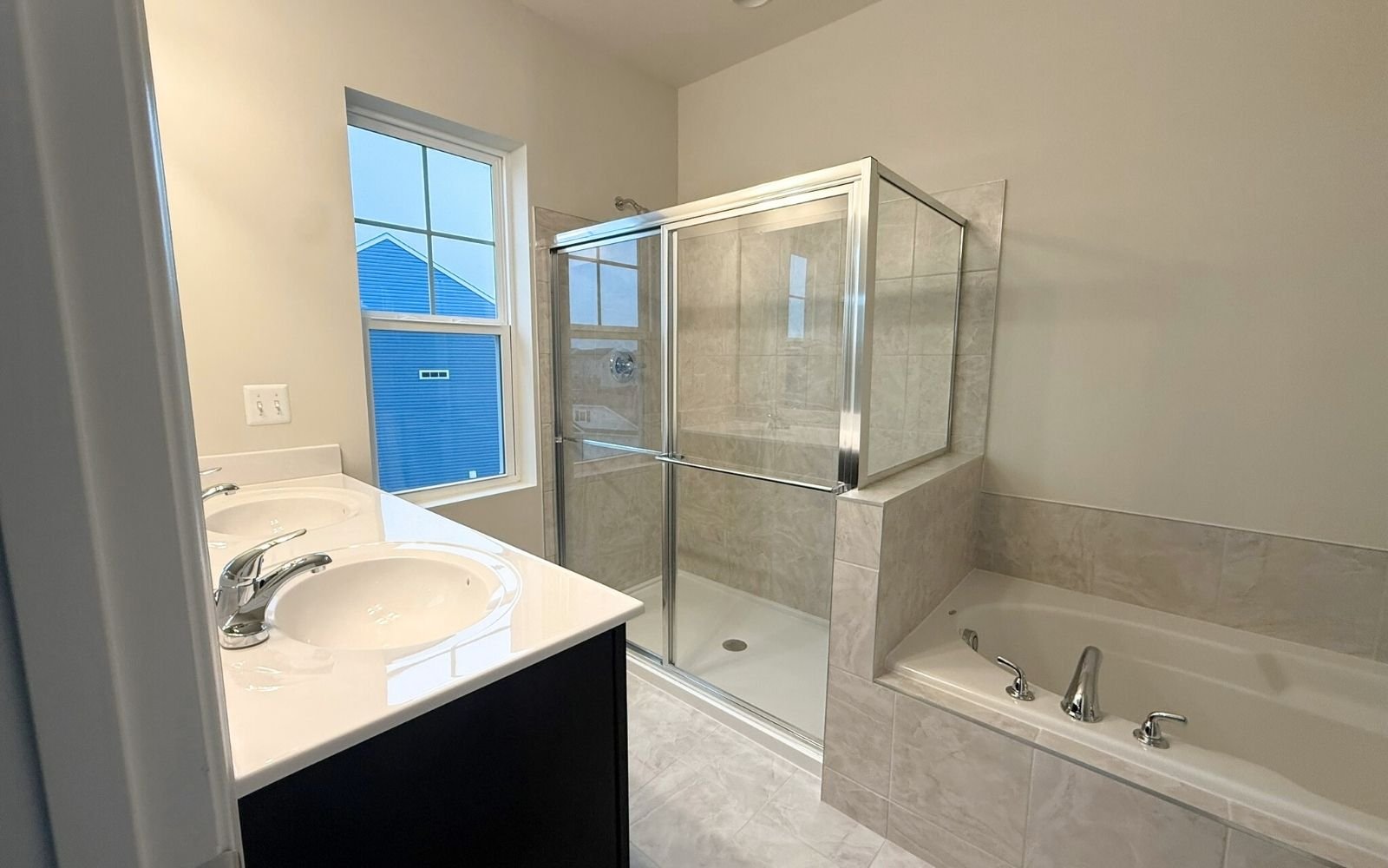 The primary bathroom in the Skyline on homesite 2150 at Snowden Bridge.