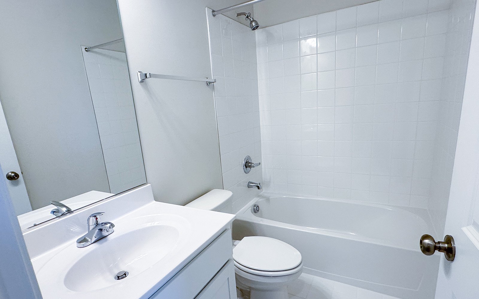 A secondary bathroom in the Skyline on homesite 2153 at Snowden Bridge.