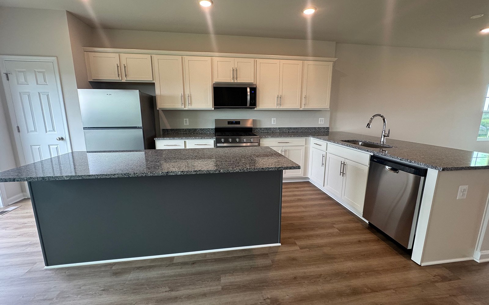 The kitchen of the Skyline on homesite 240015.