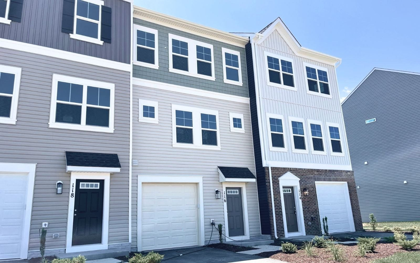The exterior of the Skyline on homesite 24016 at Snowden Bridge.