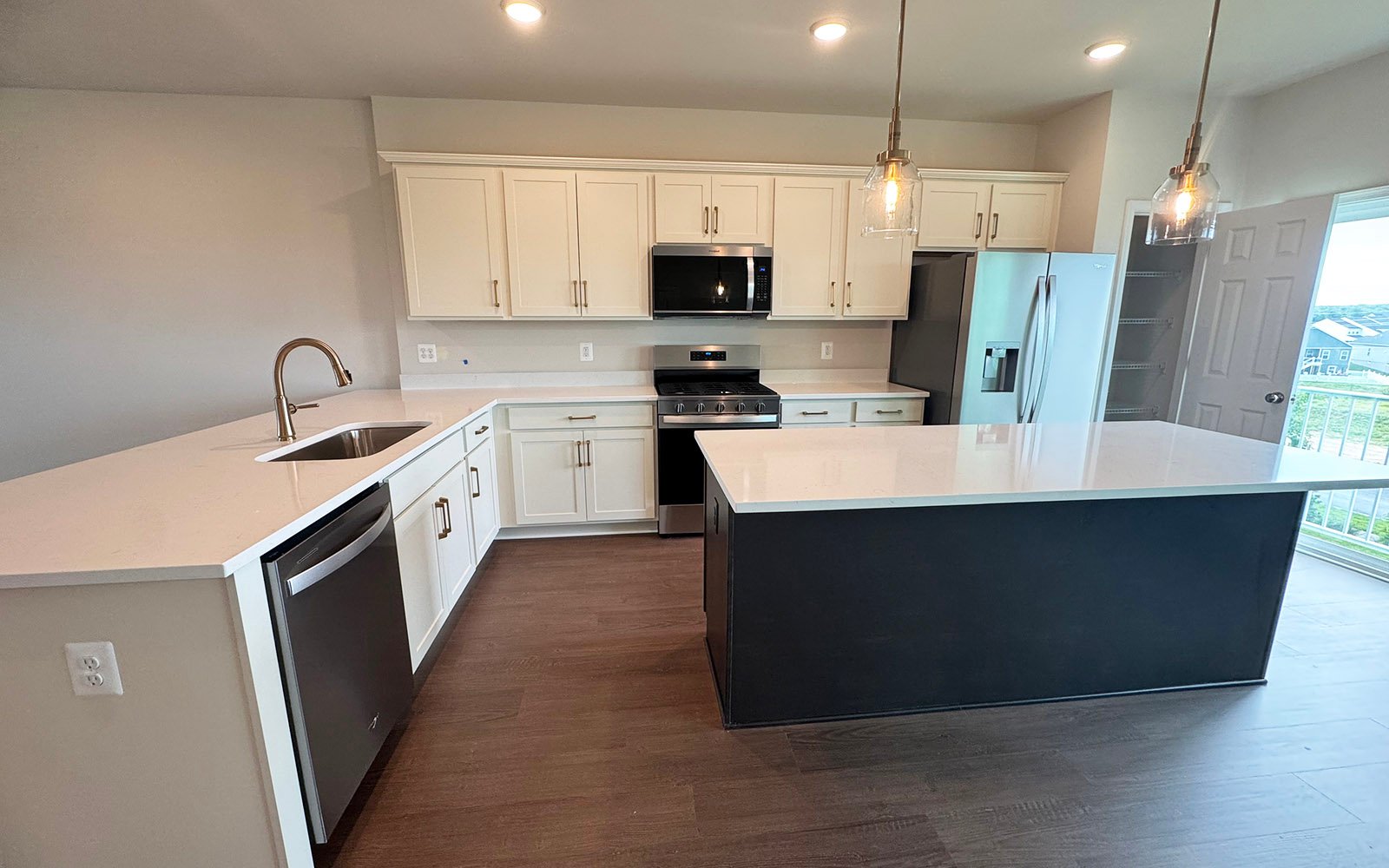 The kitchen island of the Skyline on Homesite 24024.