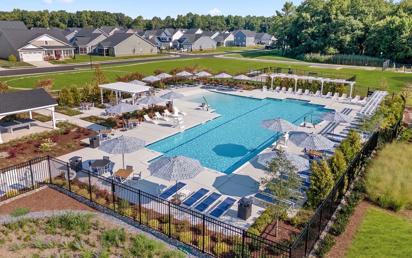 The swimming pool and deck at Lakeside at Trappe. 