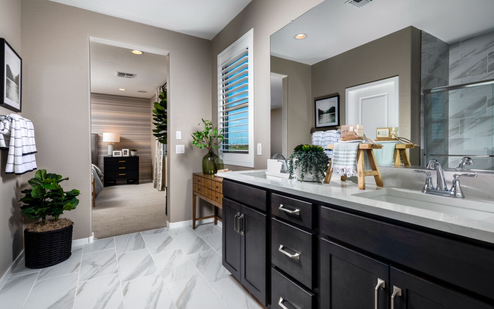 Dakota Primary Bathroom in Alamar in Avondale