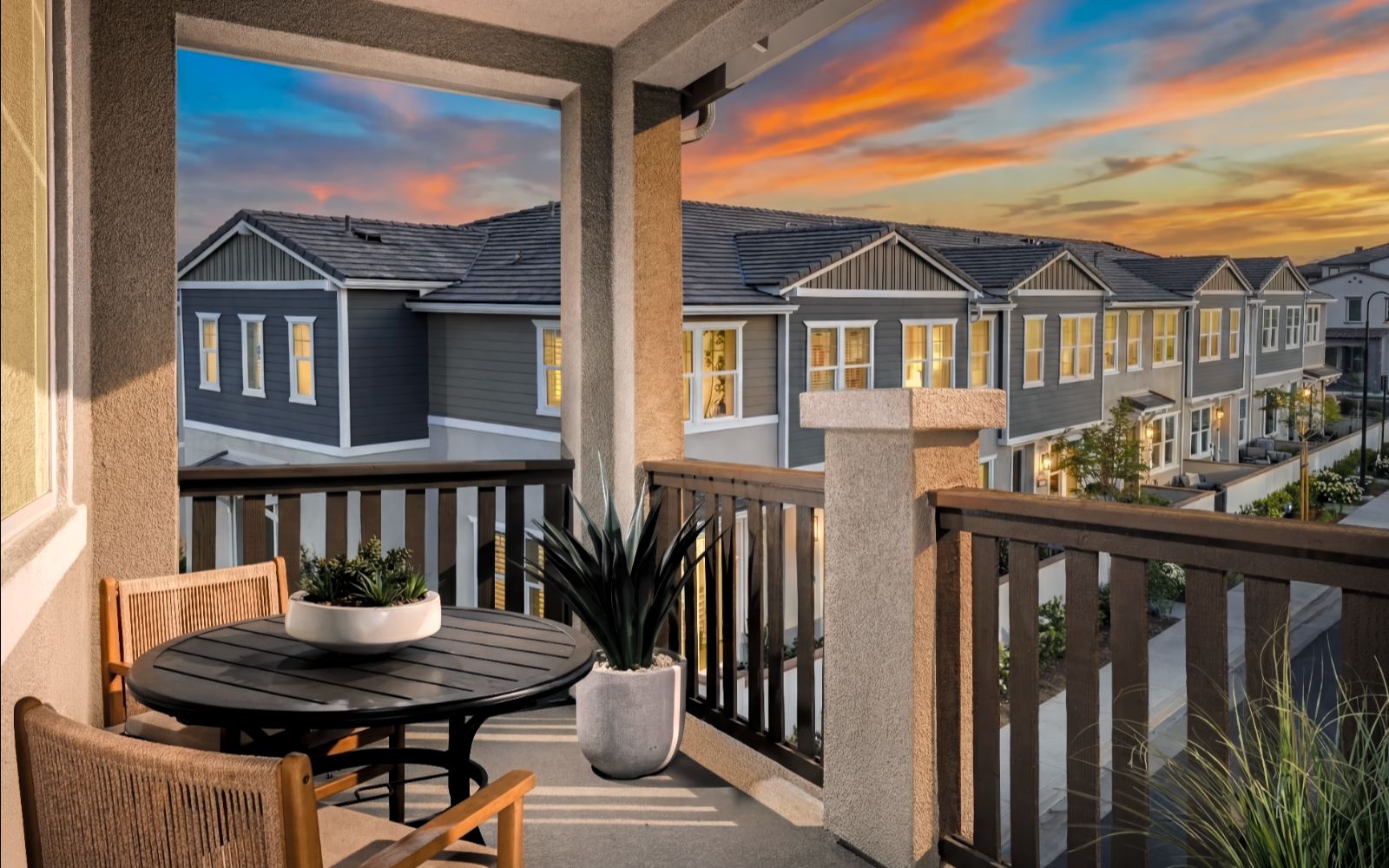 Dining to Outdoor Deck