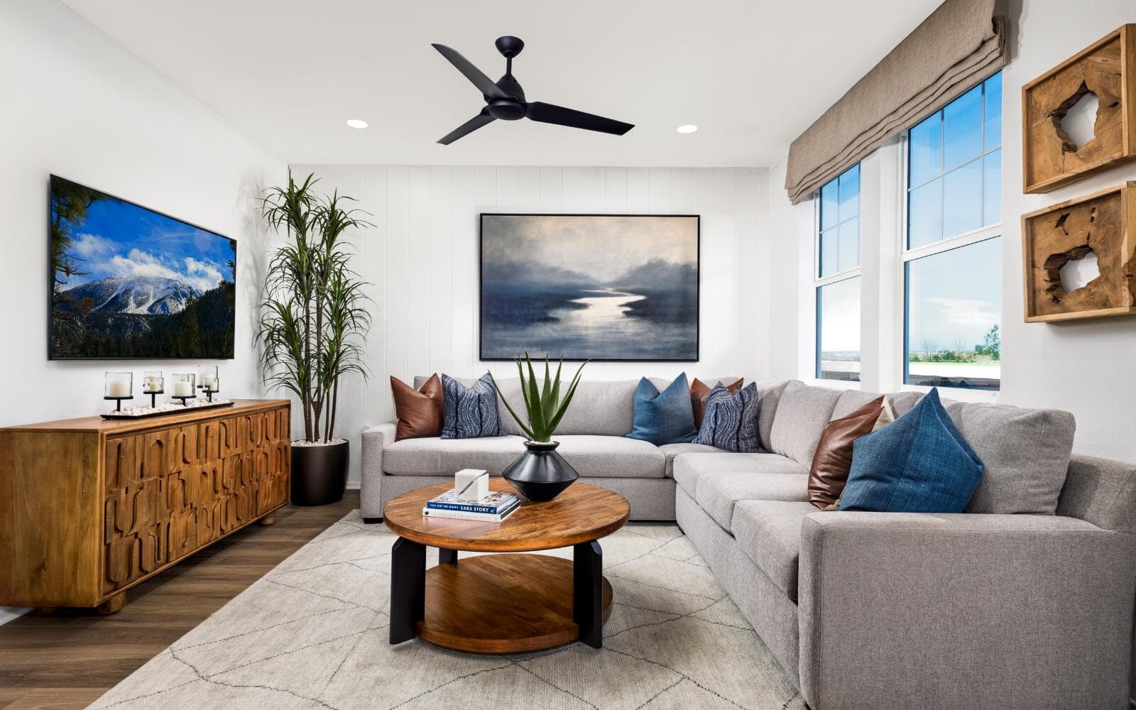 02_Bloom_P2_Family Room