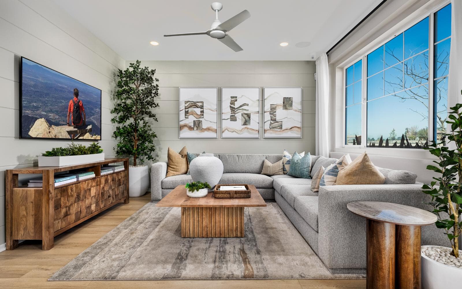 01_Bloom_P3_Family Room