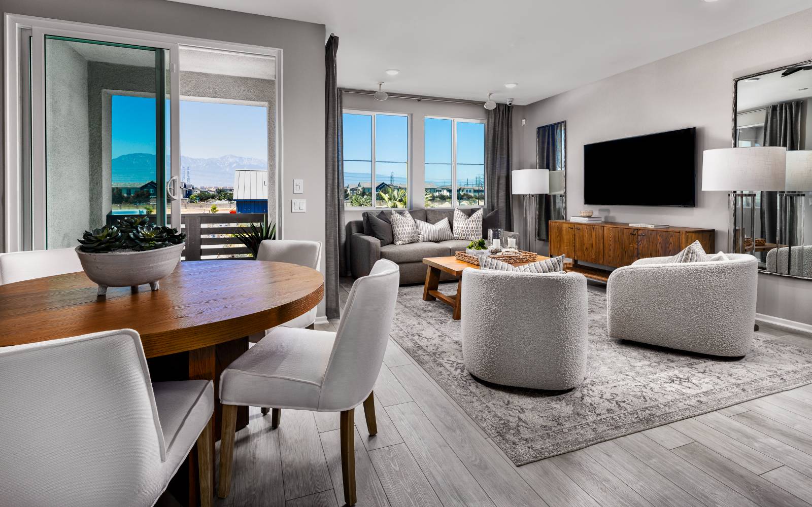 02_Row_Plan 3_Dining to Family Room