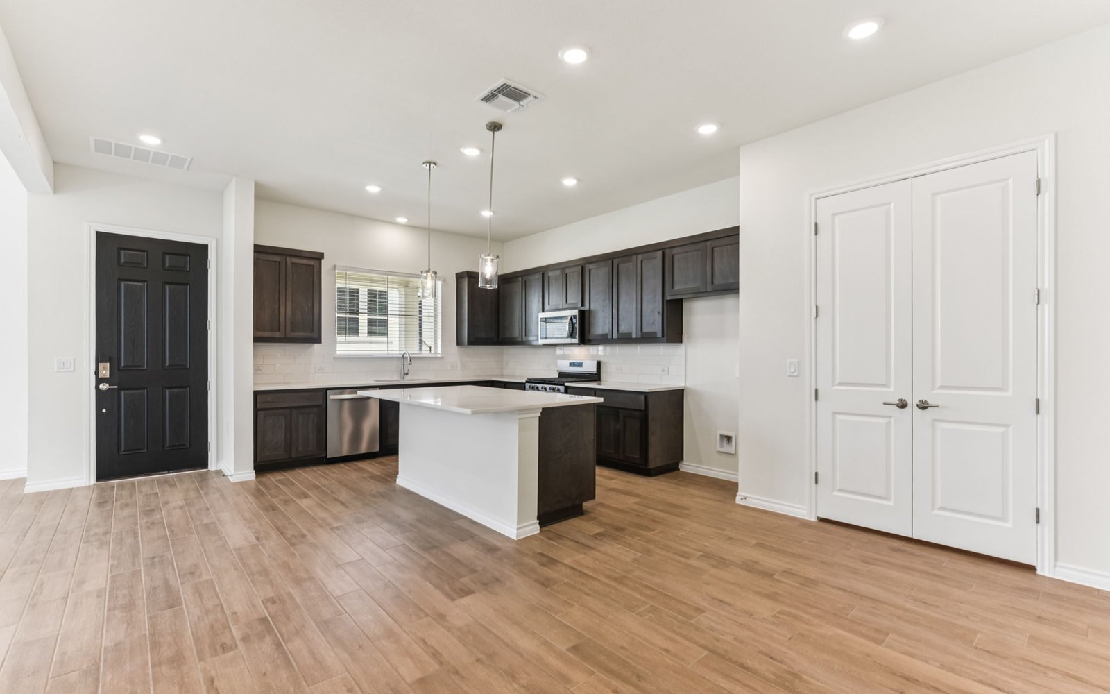 104 Maceo Way Unit 102 Kitchen