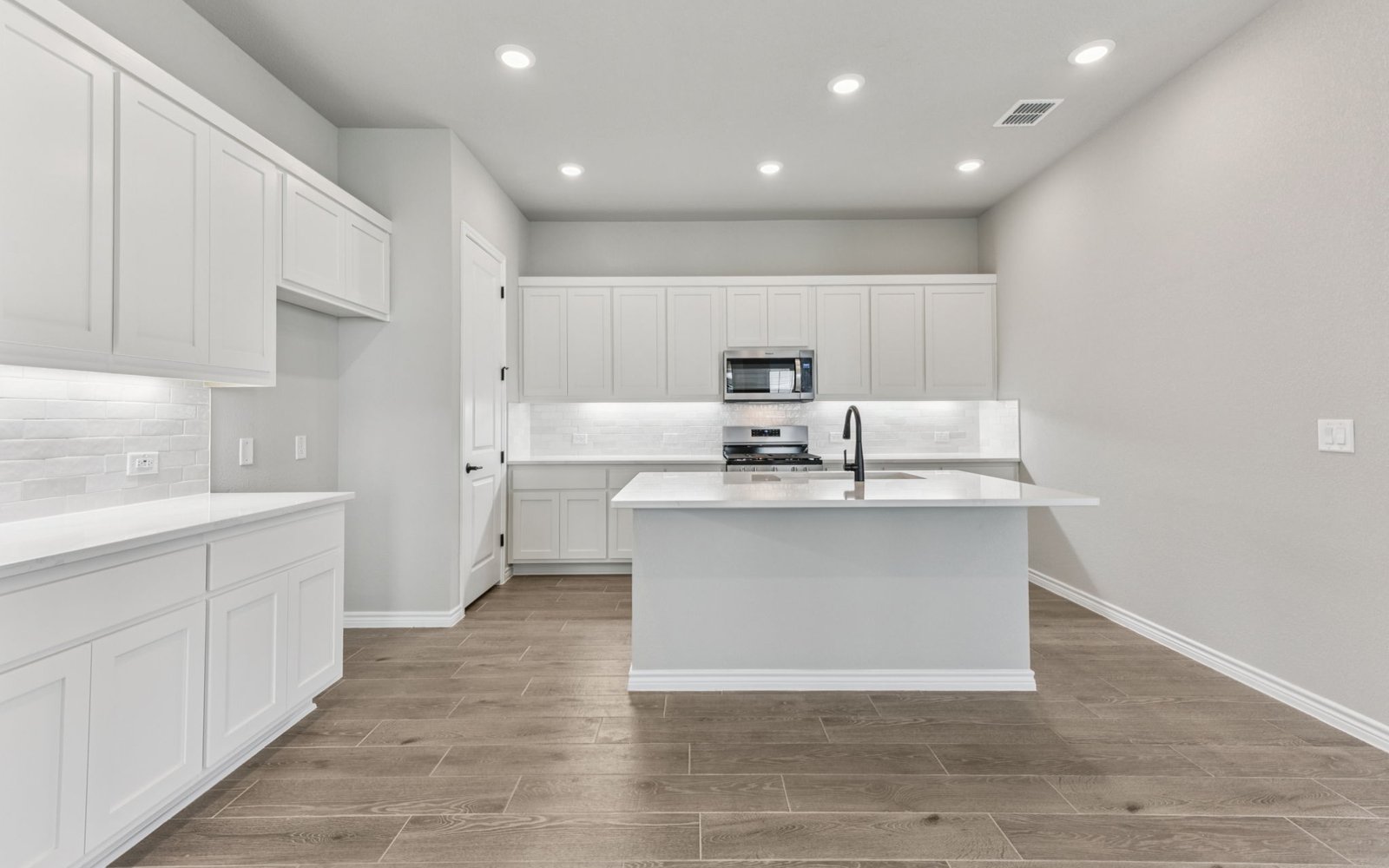 108 Maceo Way Unit 101 Kitchen