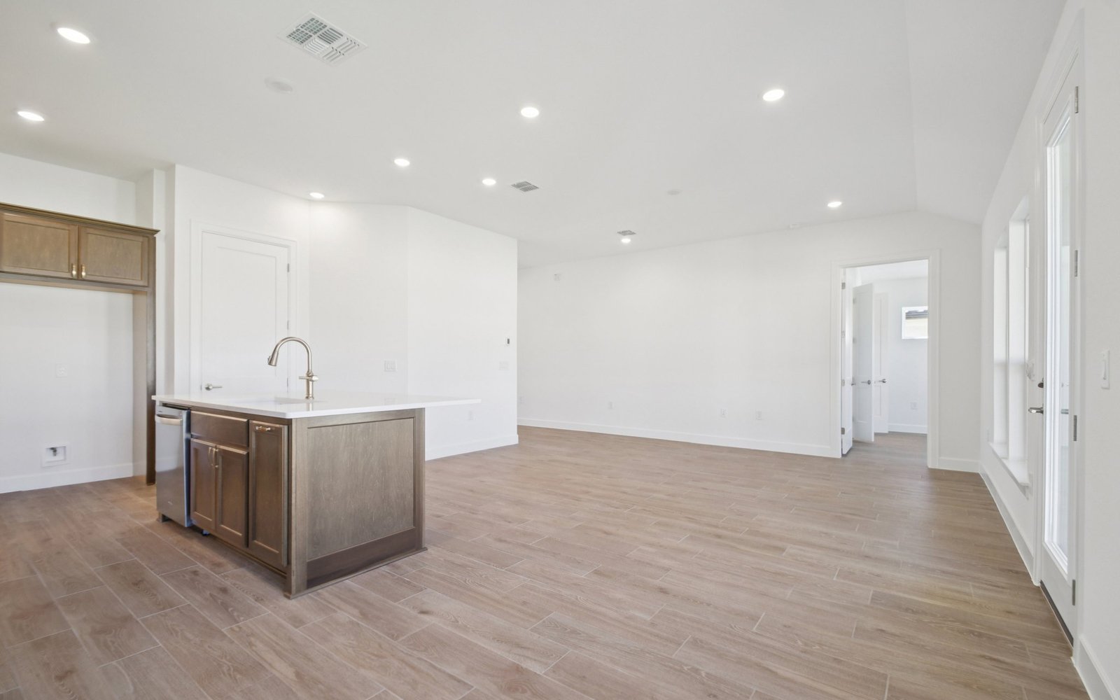 1528 Dancing Oak Lane Kitchen and Living Room