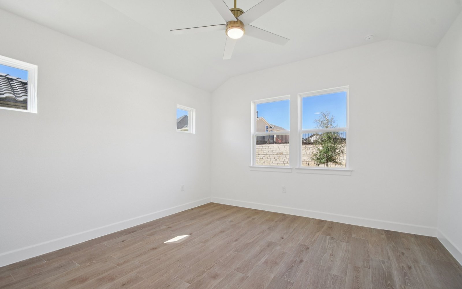 1528 Dancing Oak Lane Bedroom