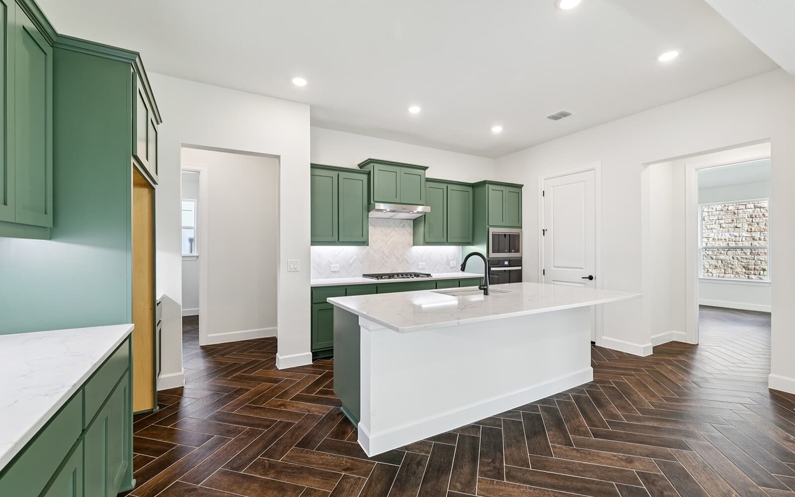 1616 Dancing Oak Lane Kitchen