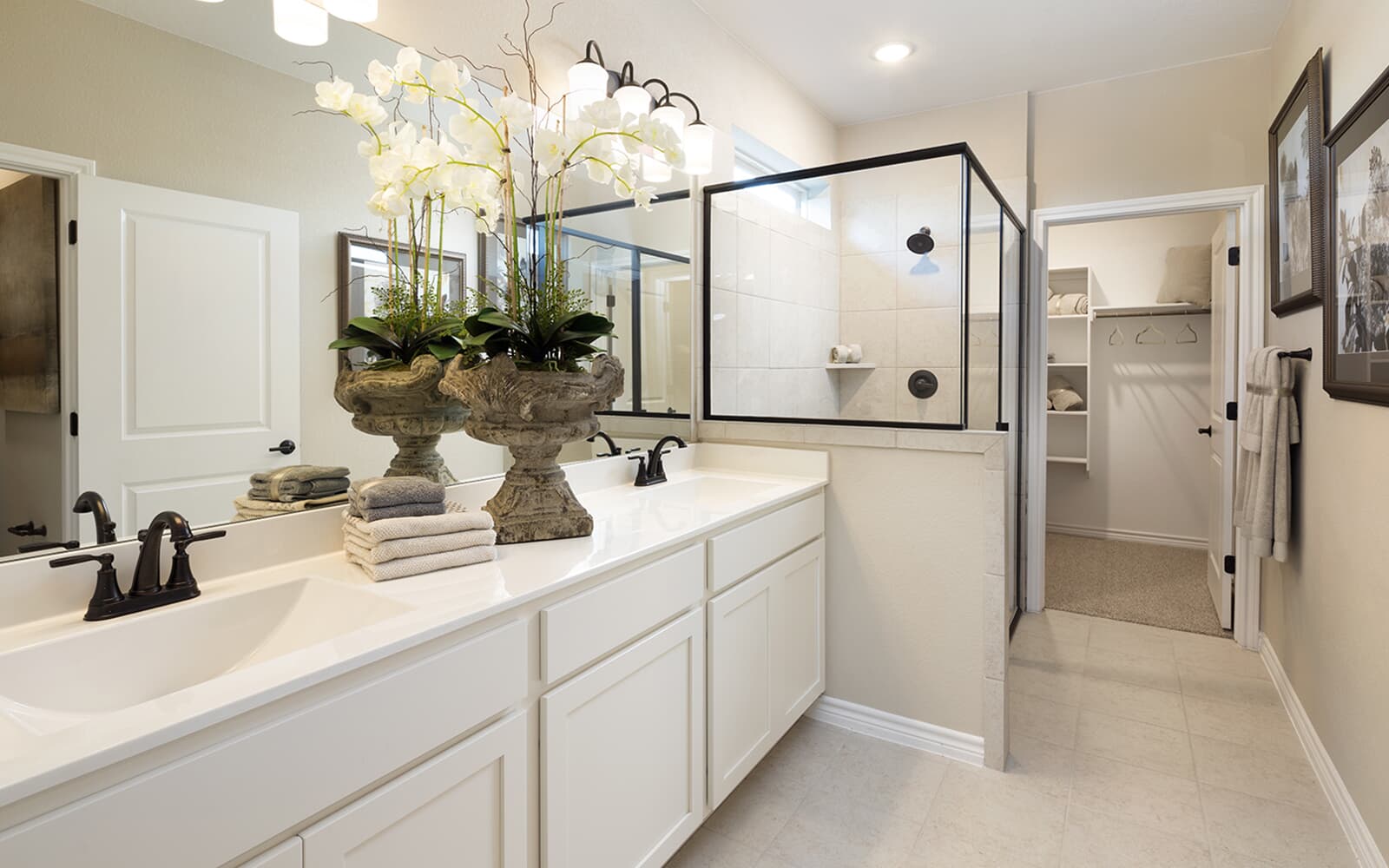 KissingTree-Villas-Tremont-bath By Brookfield Residential in Austin, Texas.