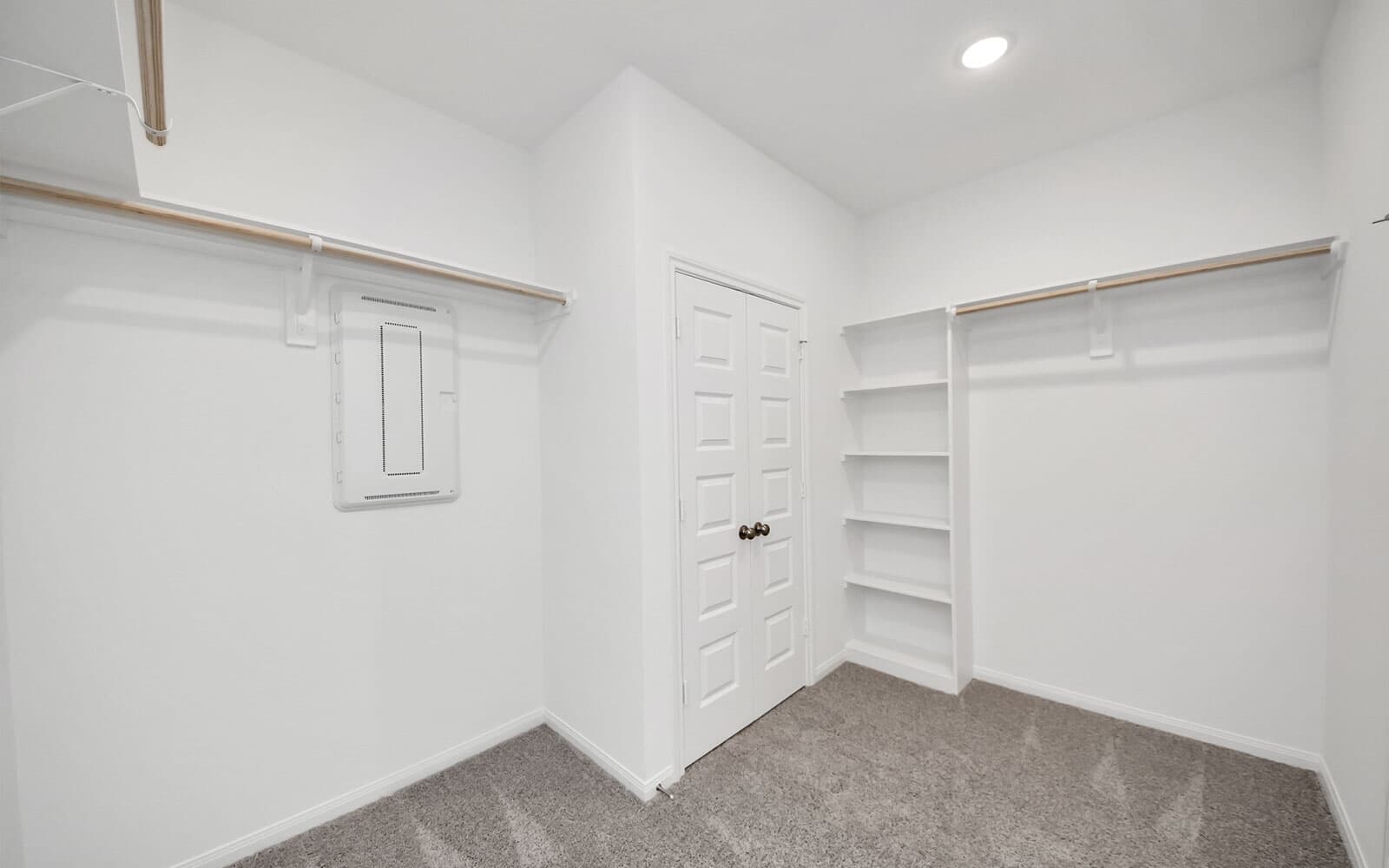 Emerson Walk-In Closet