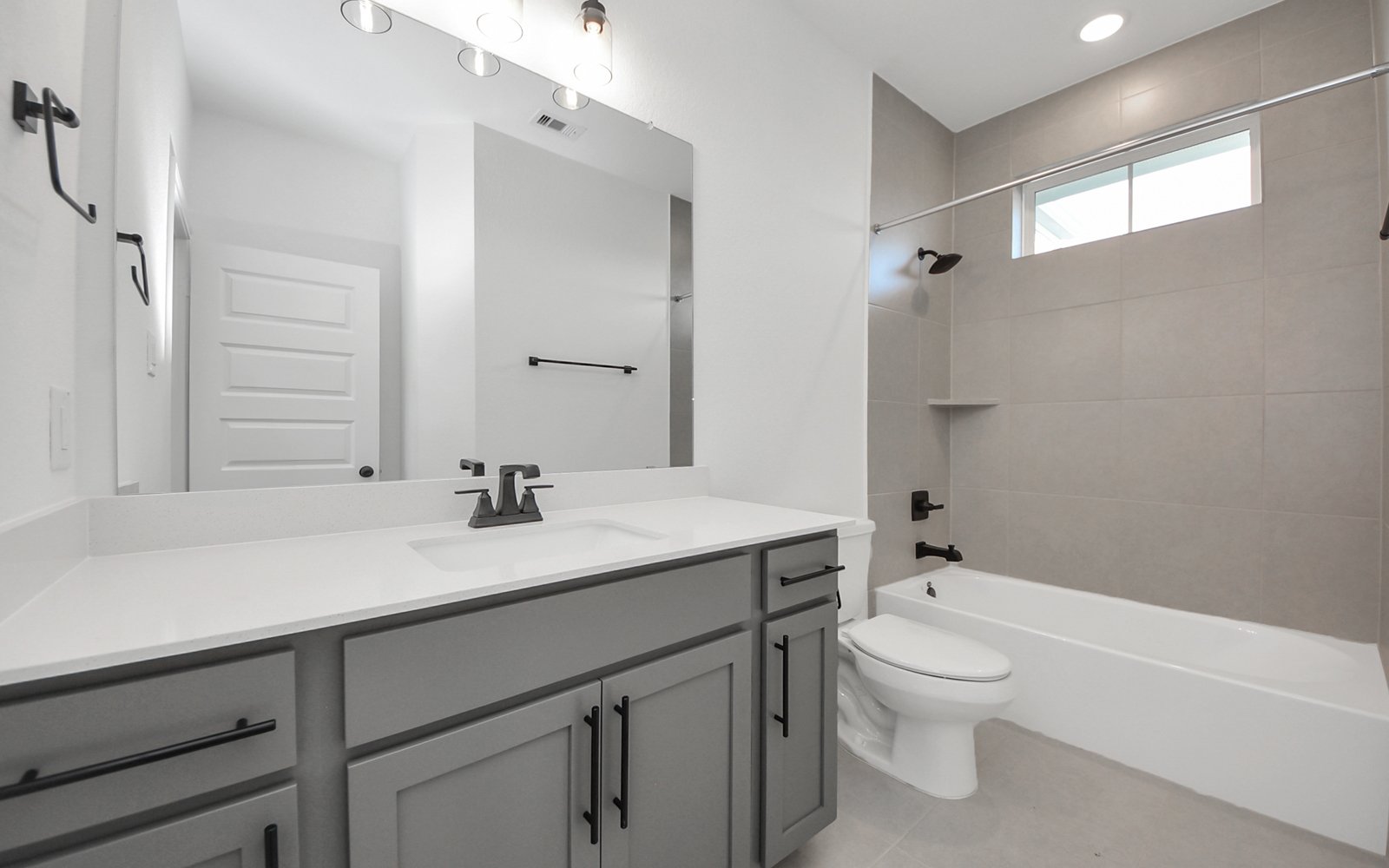 7418 Auburn Bathroom