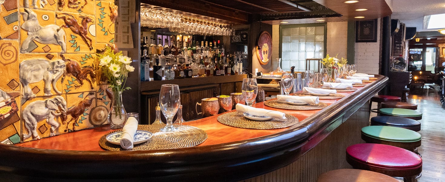 Tabard Inn in Washington DC photo by Pamela Leopold Photography