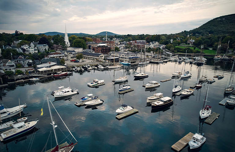 Man and woman shopping in downtown Camden, Maine
