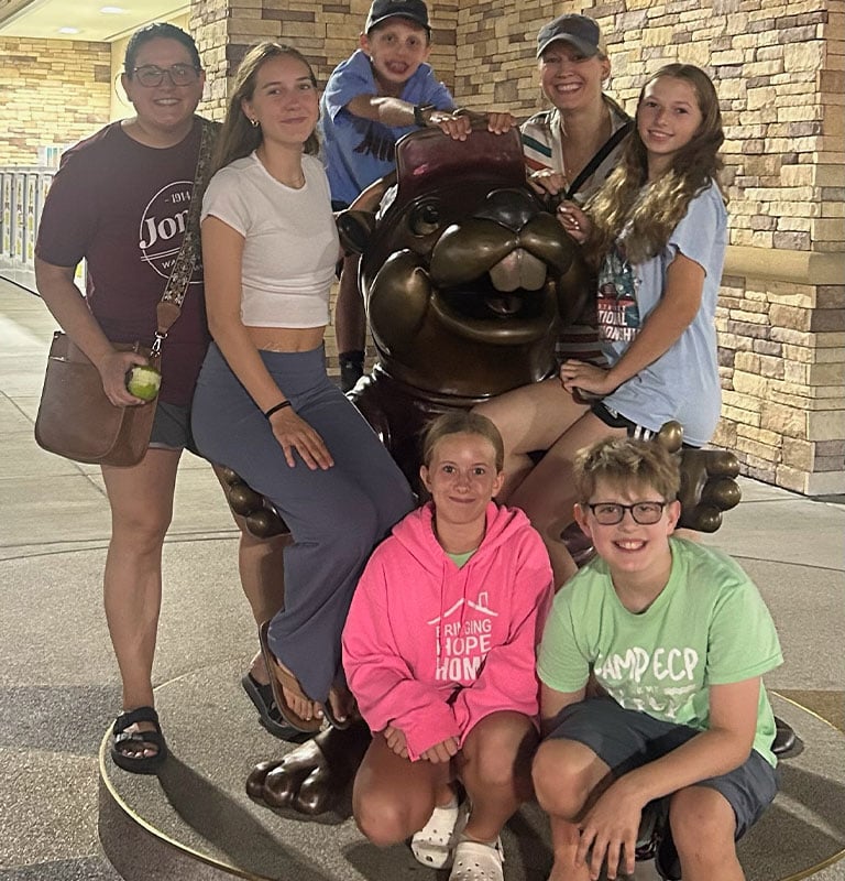 buc-ee's statue