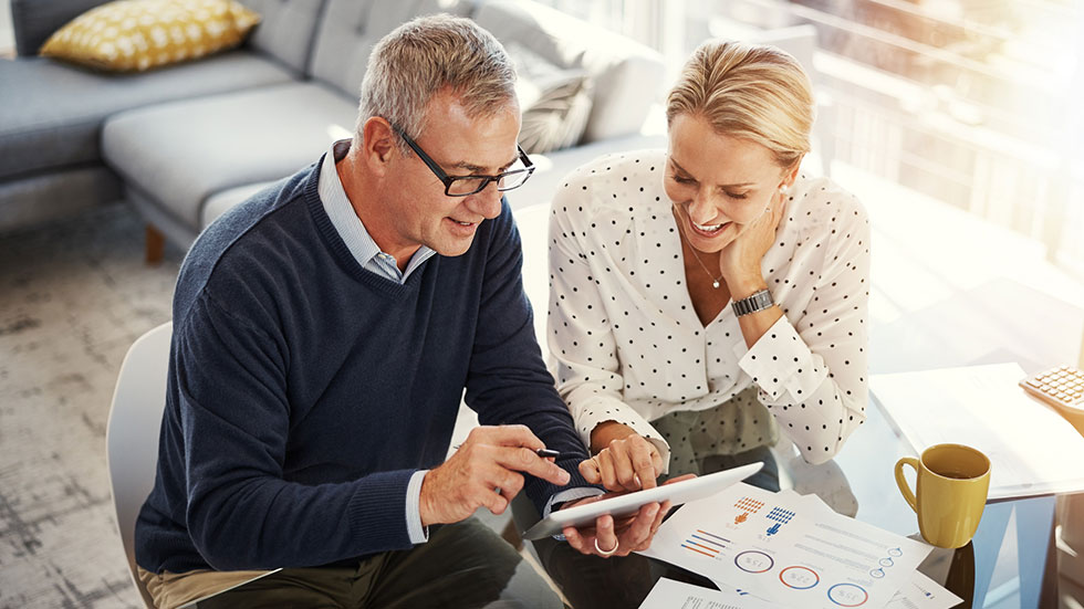 Couple learning about savings