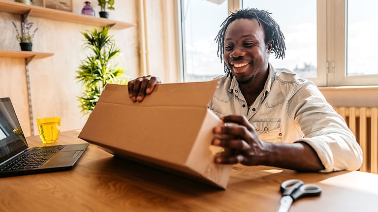 consumer unpack parcel