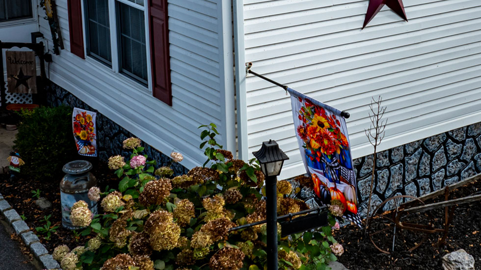 outdoor seasonal flag