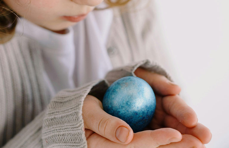 spray painted easter egg