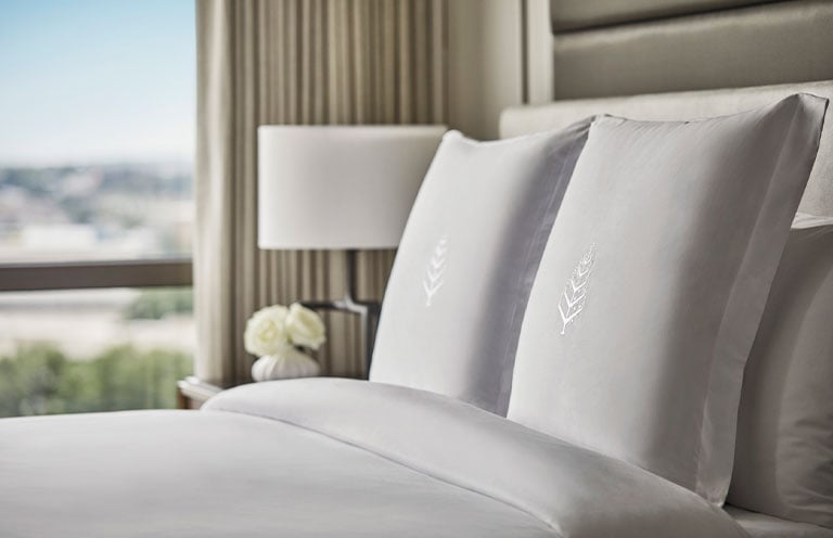 four seasons hotel bedding