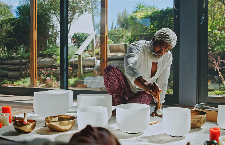 sound therapy class with sound bowls