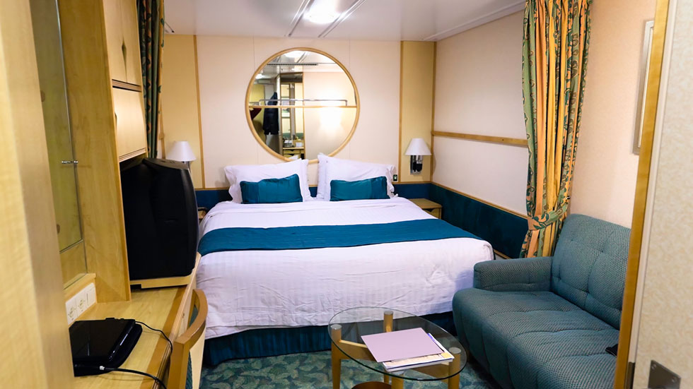 Cruise ship cabin