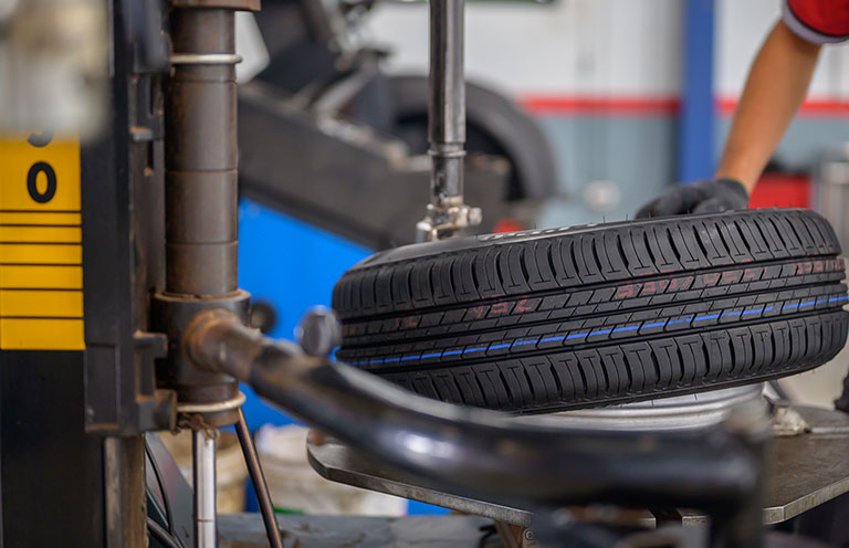 tire on a rotating tire machine