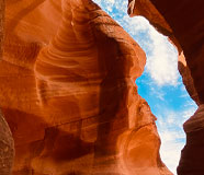 lue Sky Antelope Canyon