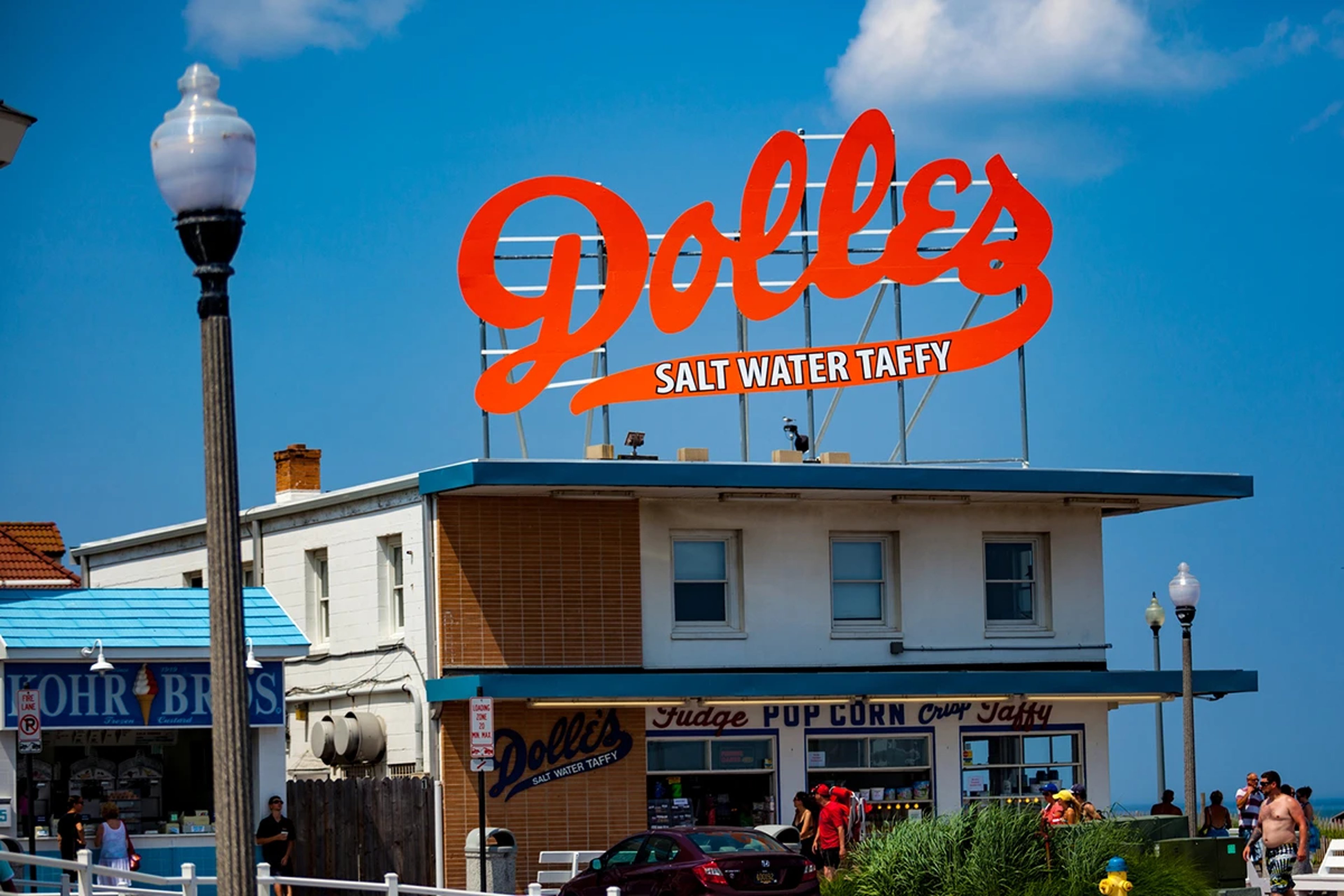 Dolles salt water taffy shop, Rehoboth Beach Delaware