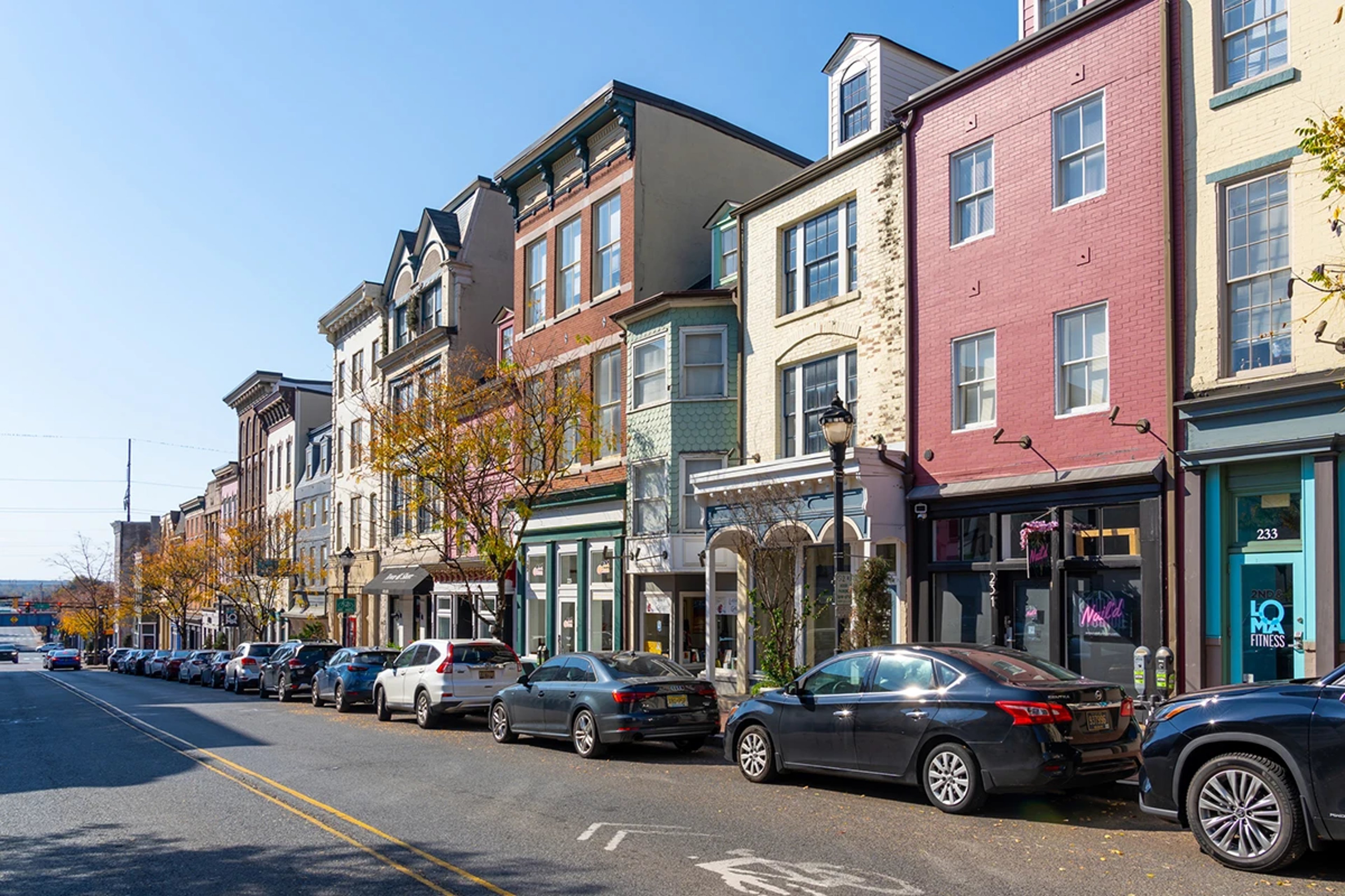 Cars parked along lower Market St in Wilmington, DE