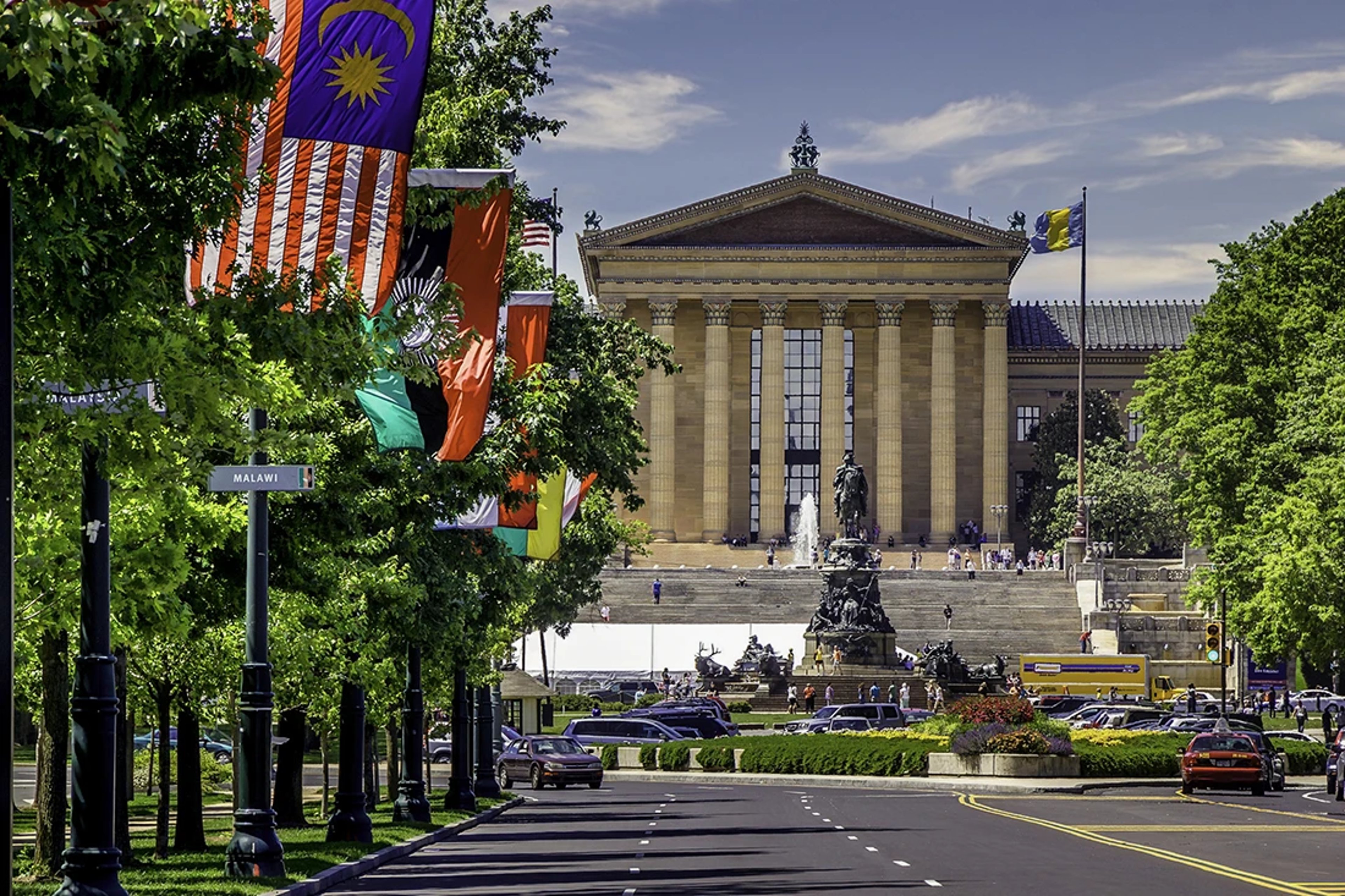 Philadelphia Art Museum photographed from Ben Franklin Parkway