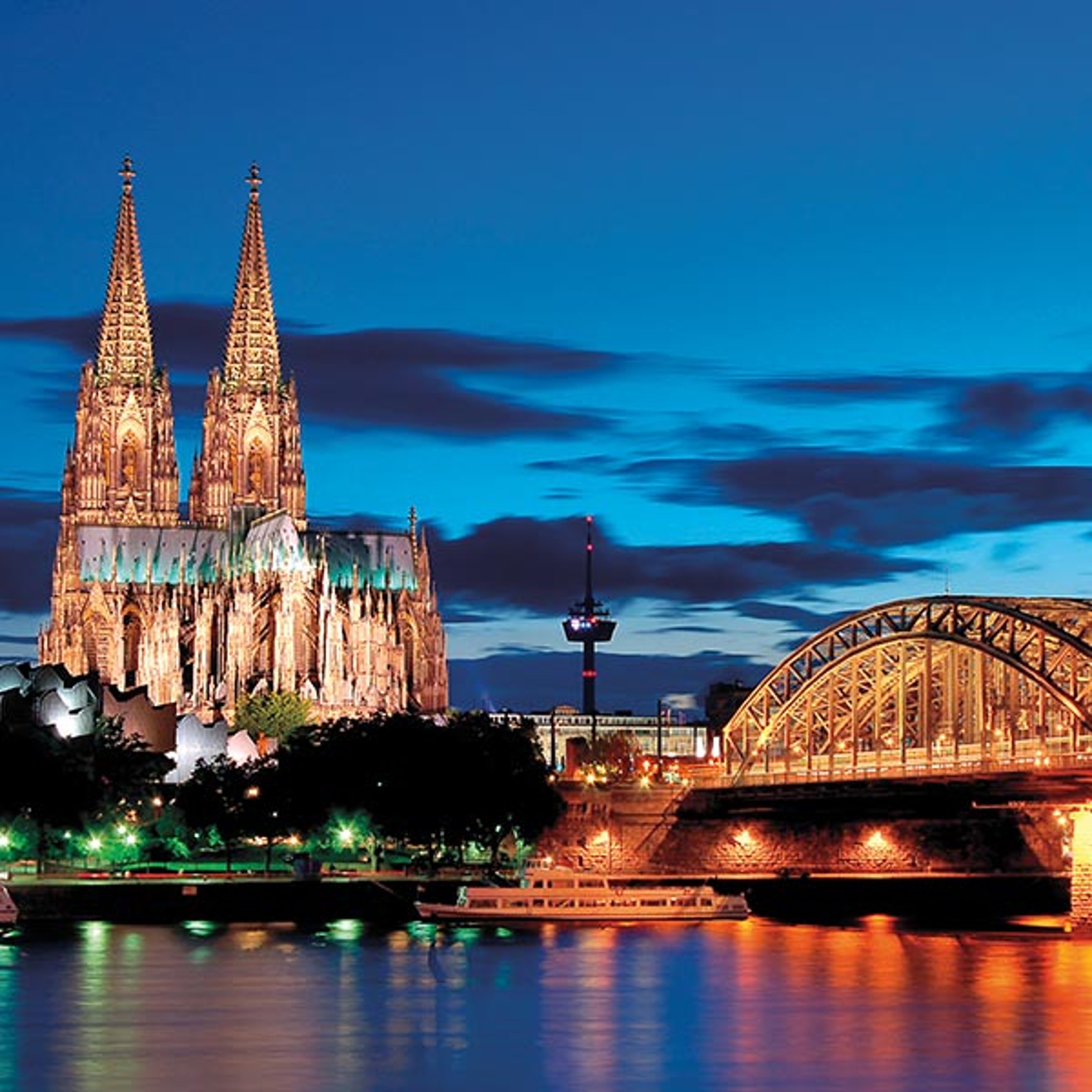 Cologne bridge and cathedral