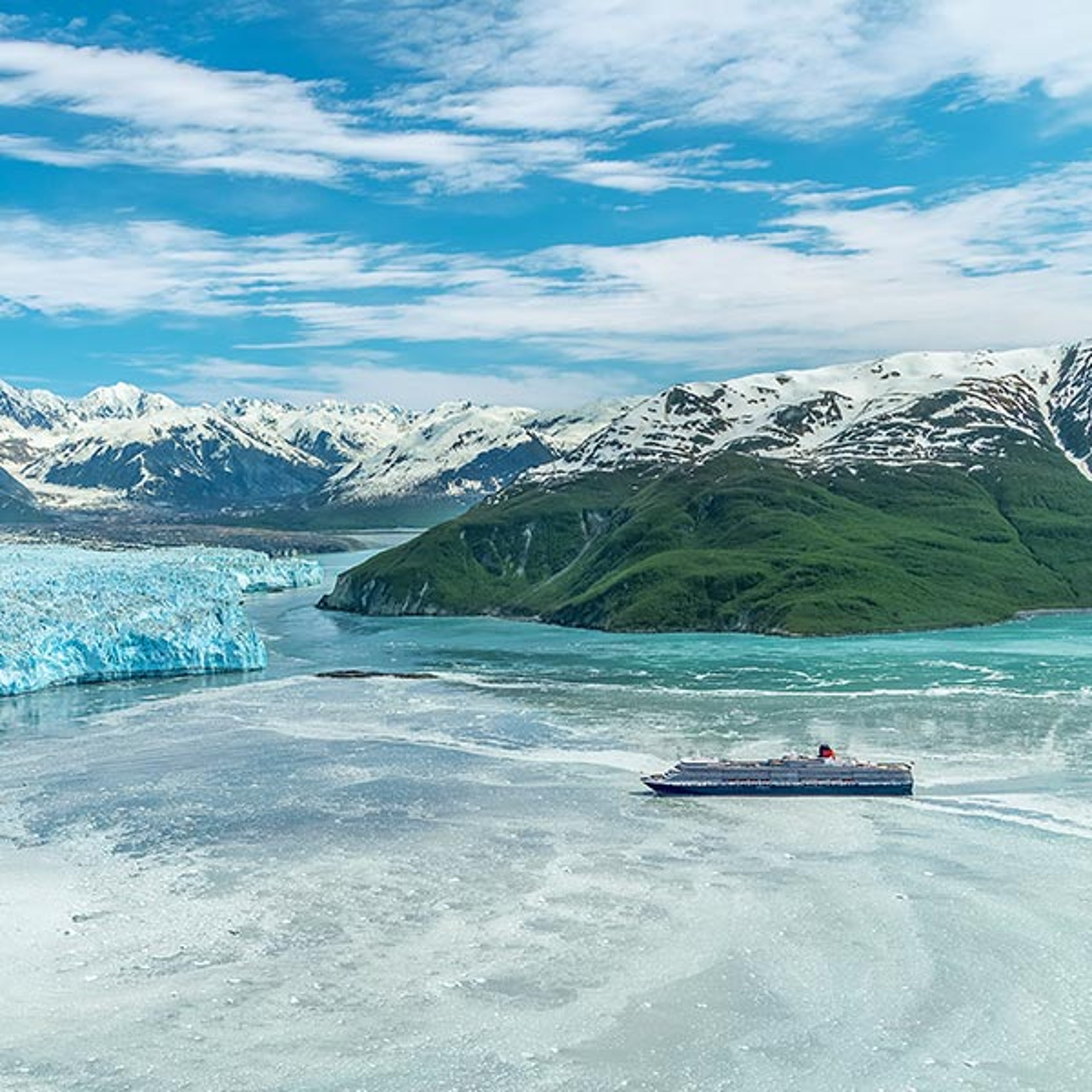 Cunard ship cruising near Hubbard Glacier