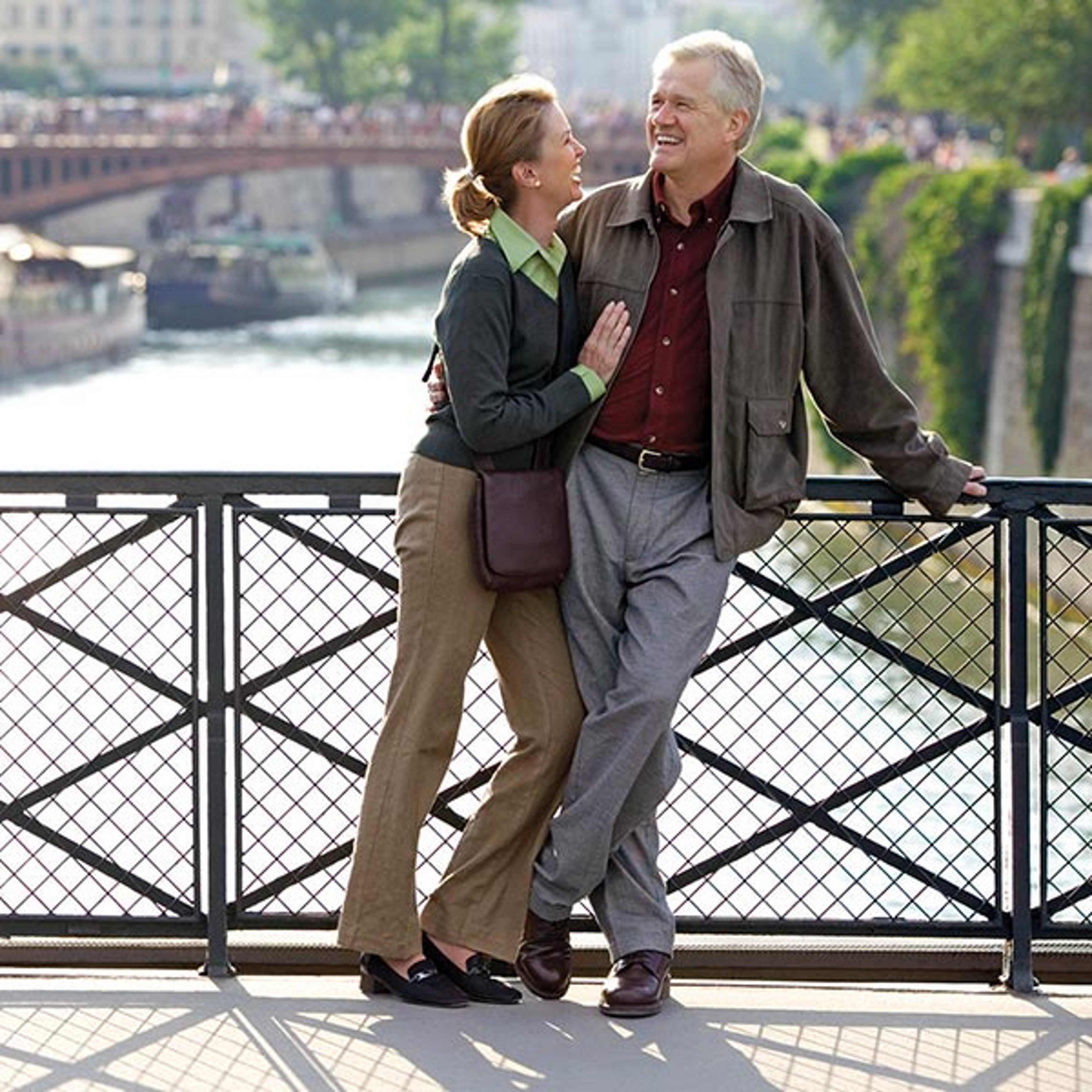 Couple on Paris bridge