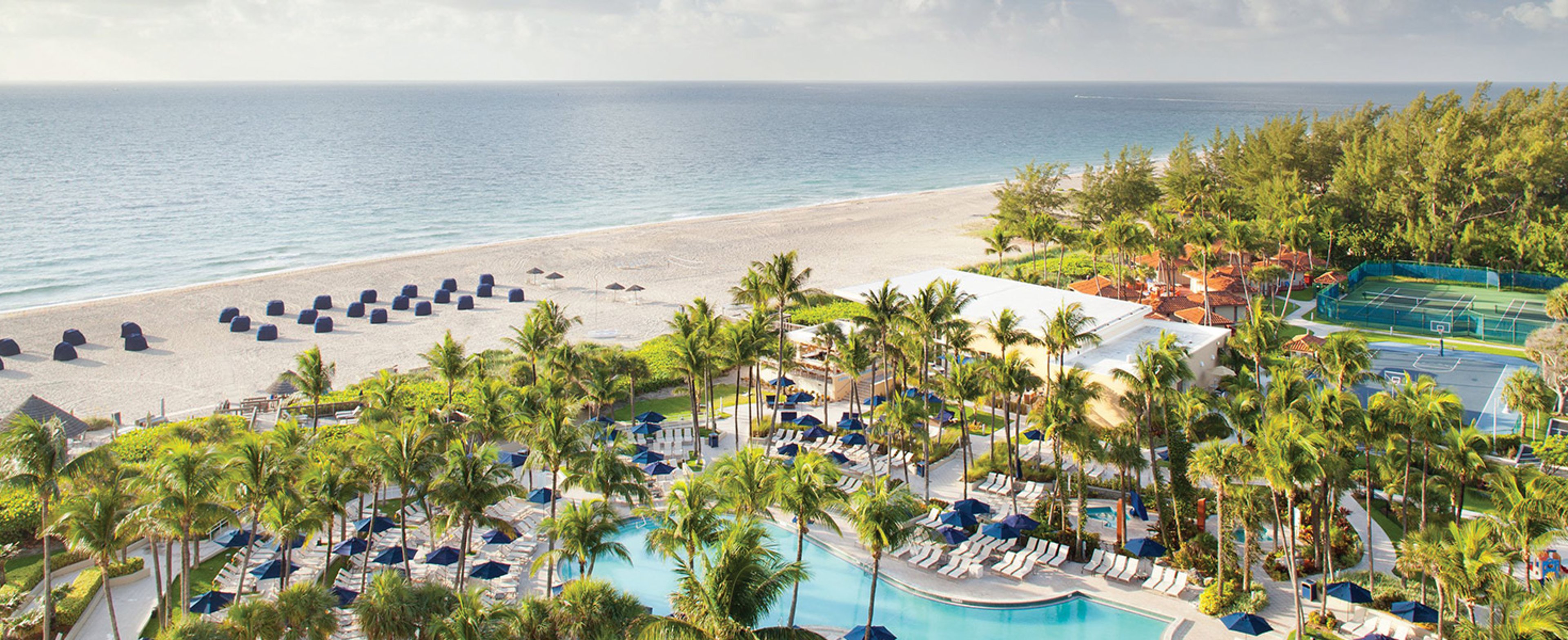 Aerial view of the pool and beach area of the Marriott Harbor Ft Lauderdale 