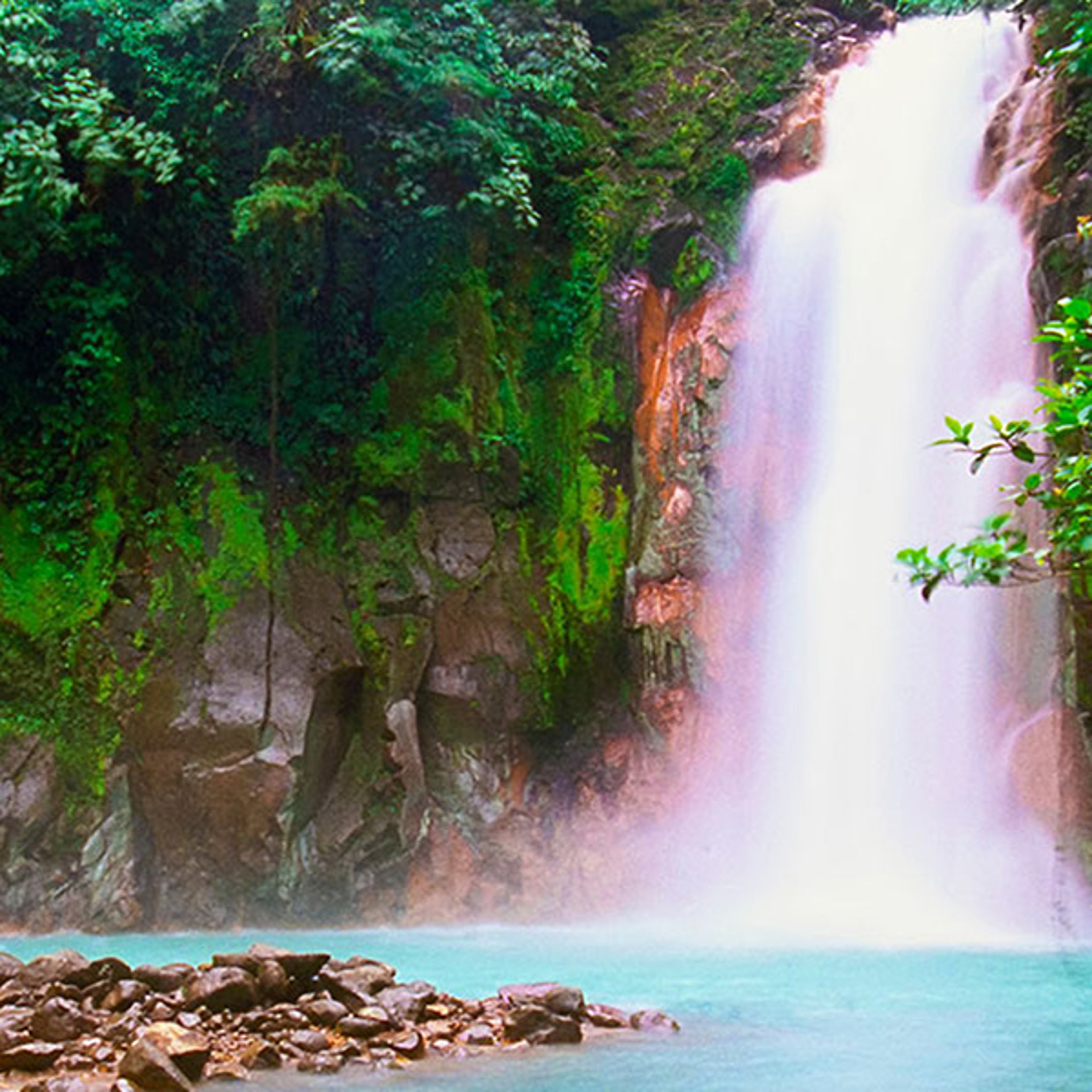 Parque Nacional Volcán Tenorio waterfall in rainforest