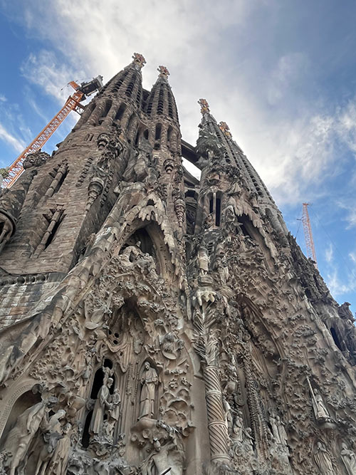 exterior vertical view of Sagrada Familia