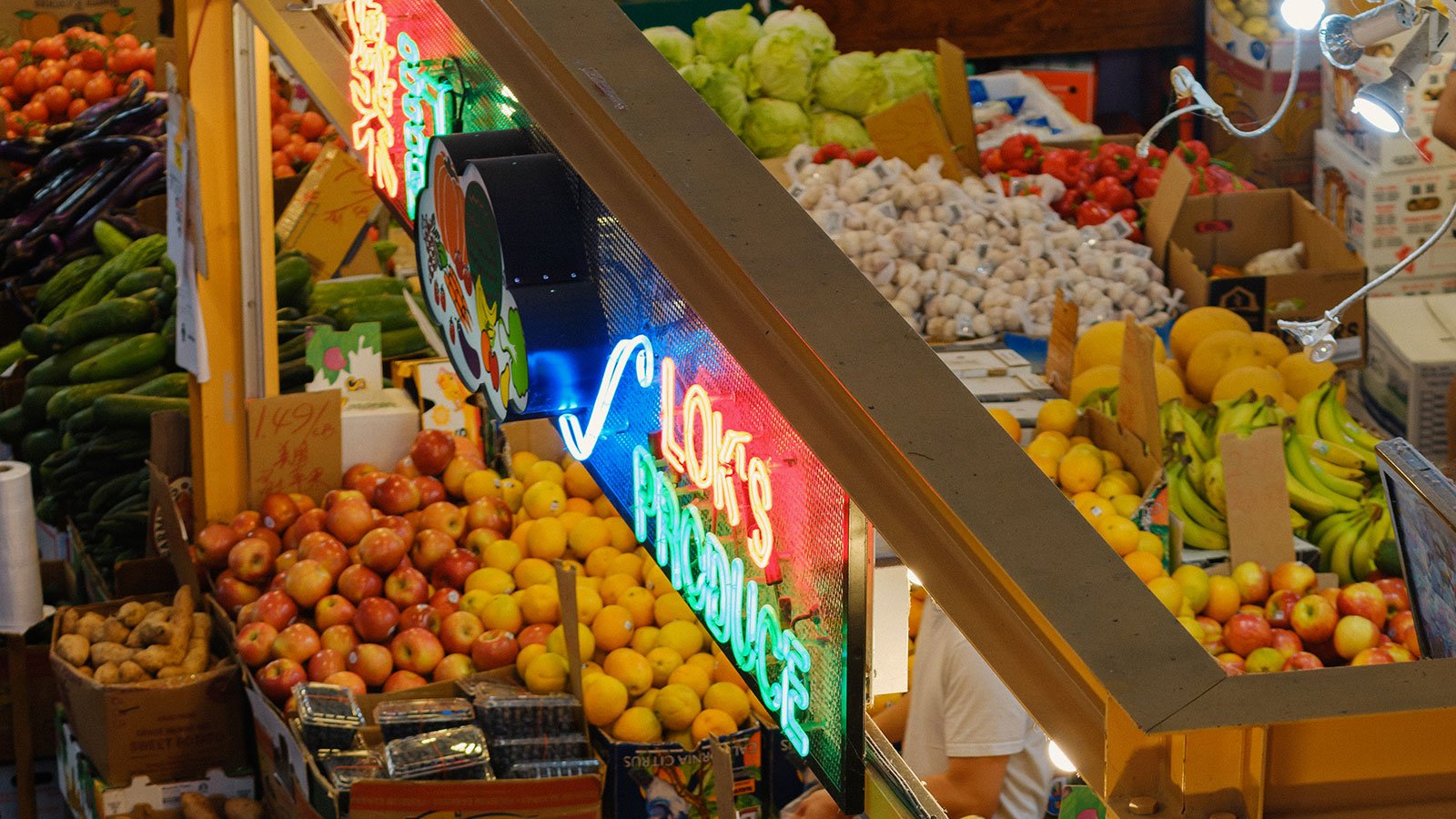 Lok's Produce market