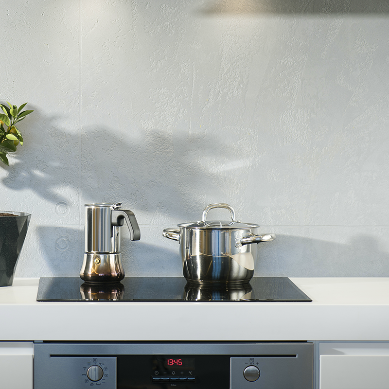 A kettle on a cooktop